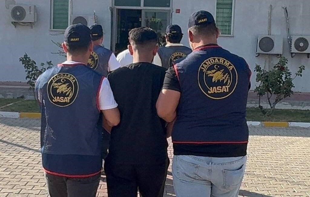 Diyarbakır'da düzenlenen operasyonlarda haklarında kesinleşmiş hapis cezası bulunan 112 kişi
