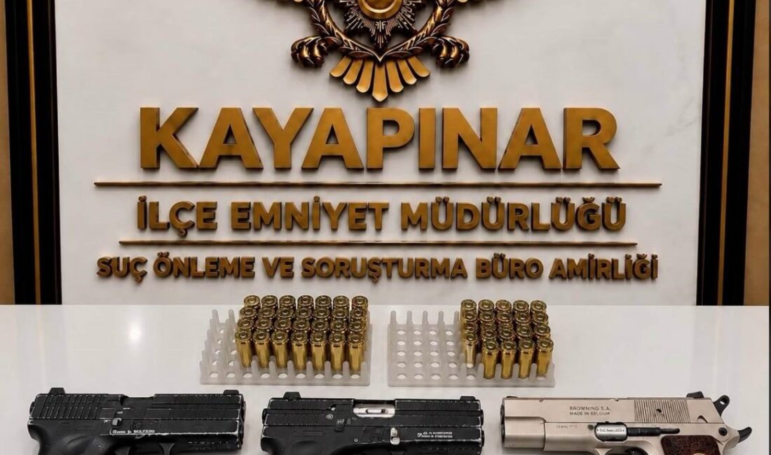 Diyarbakır’da polis ekiplerince düzenlenen ruhsatsız silah ve dolandırıcılık operasyonunda 6