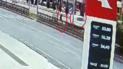 Diyarbakır'ın Yenişehir ilçesinde yolun karşısına geçmeye çalışan şahıs, üstüne gelen