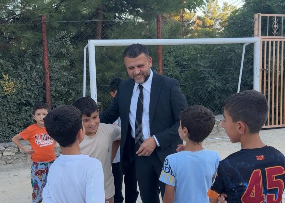 Diyarbakır'da Eğil Belediyesince öğrencilere kırtasiye desteği sağlandı.
