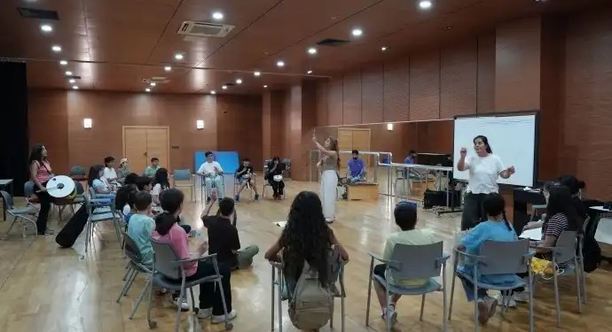 Diyarbakır Büyükşehir Belediyesinin, kayyım yönetimince kapatılmasının ardından 9 yıl sonra