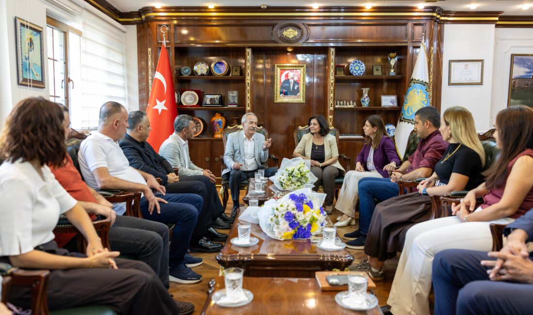 Büyükşehir Belediye Eşbaşkanları Serra Bucak ve Emin Ay,  Diyarbakır