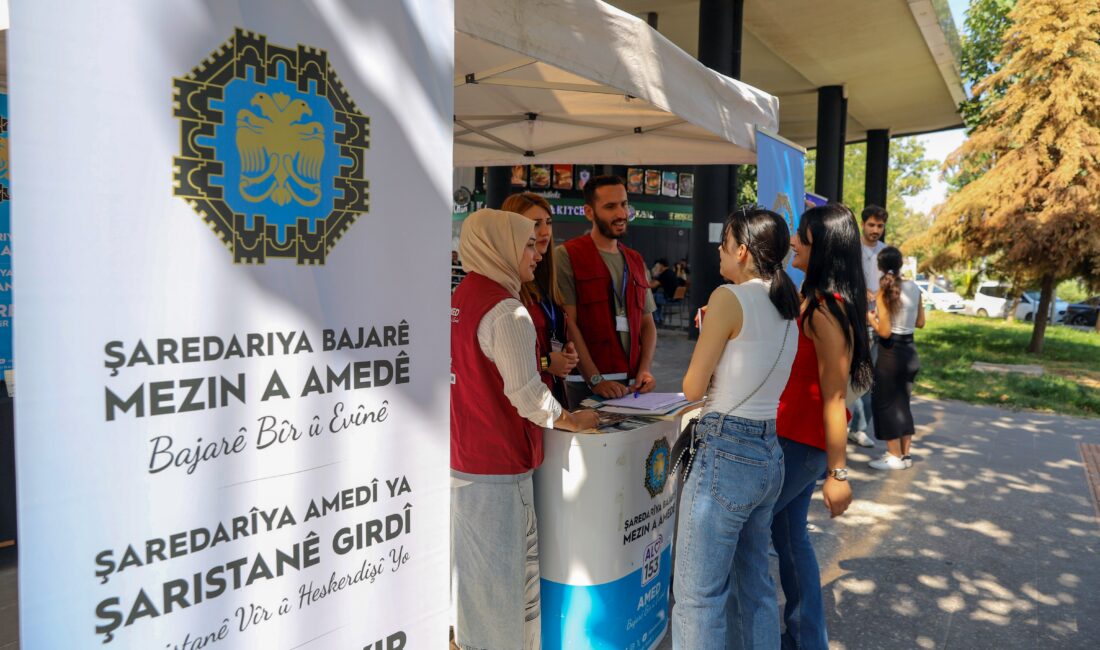 Diyarbakır Büyükşehir Belediyesi, yeni eğitim-öğretim yılının başlaması dolayısıyla Dicle Üniversitesi’nde