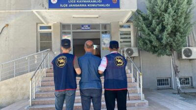 Diyarbakır’da jandarma ekiplerince düzenlenen operasyonlarda, haklarında kesinleşmiş hapis cezası bulunan
