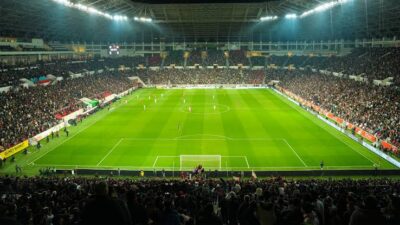 Amedspor'un pazar günü oynayacağı Başakşehir maçı için satışa çıkardığı biletler