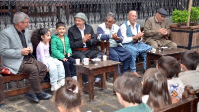 Diyarbakır Büyükşehir Belediyesi, çocukların sanatsal gelişimlerini desteklemek, kent kültürünü tanımalarını