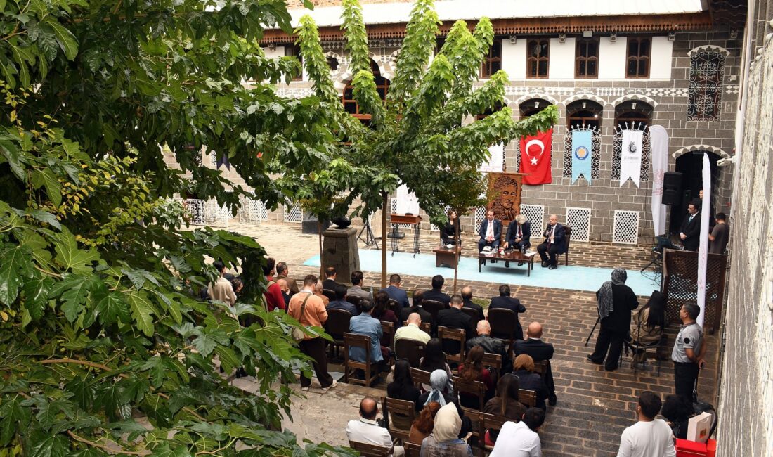 Dicle Üniversitesi, Diyarbakır Kültür Yolu Festivali kapsamında, Türk şiirinin önemli