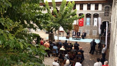 Dicle Üniversitesi, Diyarbakır Kültür Yolu Festivali kapsamında, Türk şiirinin önemli