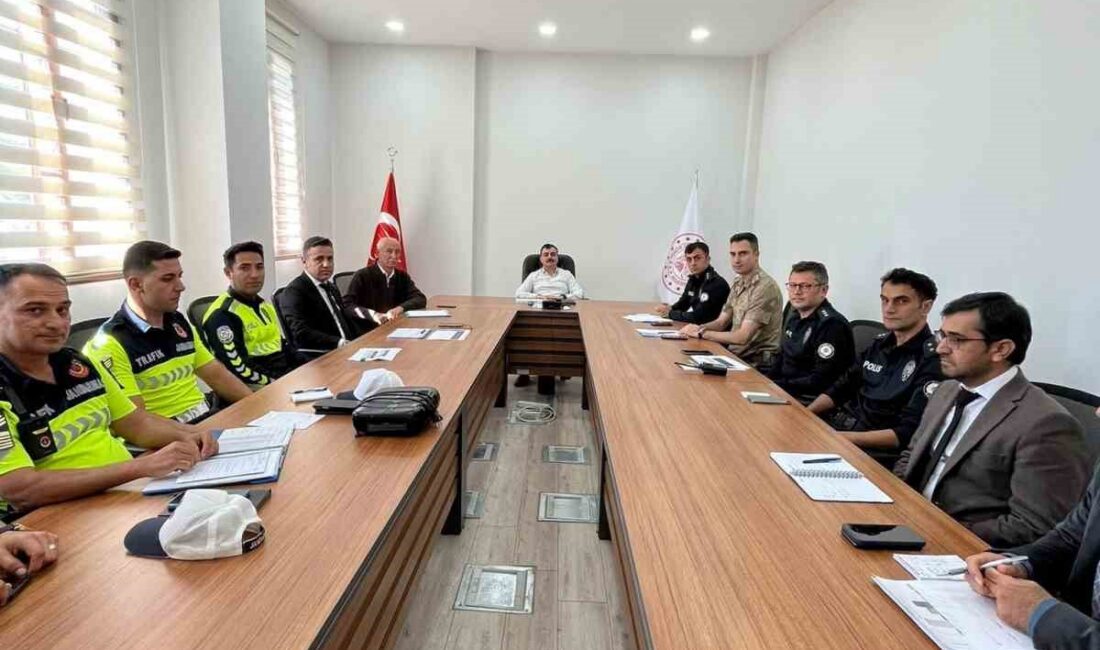Diyarbakır’ın Dicle ilçesinde, okulların güvenliği ve eğitim-öğretim faaliyetlerinin ele alındığı