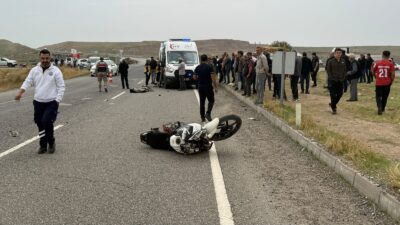 Diyarbakır’ın Bismil ilçesinde, minibüs ile motosikletin çarpışması sonucu meydana gelen