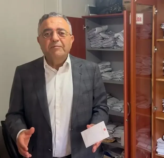 Yeni Parti Diyarbakır Milletvekili Sezgin Tanrıkulu, Diyarbakır’da muhtarlıkların icra tebligatları