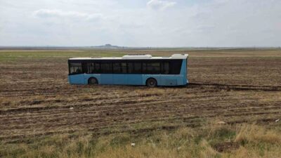 Diyarbakır’da ilçeler arası yolcu taşıyan otobüs, sürücüsünün direksiyon hakimiyetini kaybetmesi
