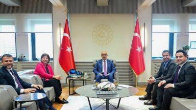 AK Parti Diyarbakır İl Başkanı Hamit Sümer, kentteki ulaşım ve