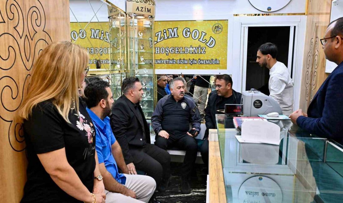 Diyarbakır Kuyumcular ve Sarraflar Odası (DİKO) Başkanı Özer Sanal ve