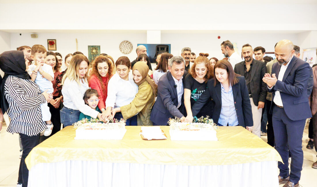 Diyarbakır Büyükşehir Belediyesi Eşbaşkanı Emin Ay, 5 Ekim Dünya Öğretmenler