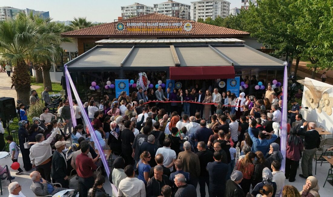 Büyükşehir Belediyesi Eşbaşkanları Serra Bucak ile Emin Ay, halkçı belediyecilik