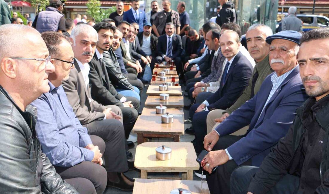 Milliyetçi Hareket Partisi (MHP) Diyarbakır İl Başkanı Hasan Özcoşkun ve