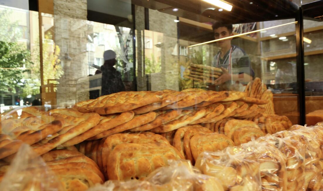 Diyarbakır’da yaklaşık 300 fırıncı adına açıklama yapan Tahsin Doğru, artan