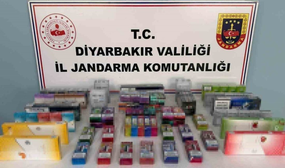 Diyarbakır’da jandarma ekiplerince düzenlenen operasyonlarda 10 bin 895 paket kaçak