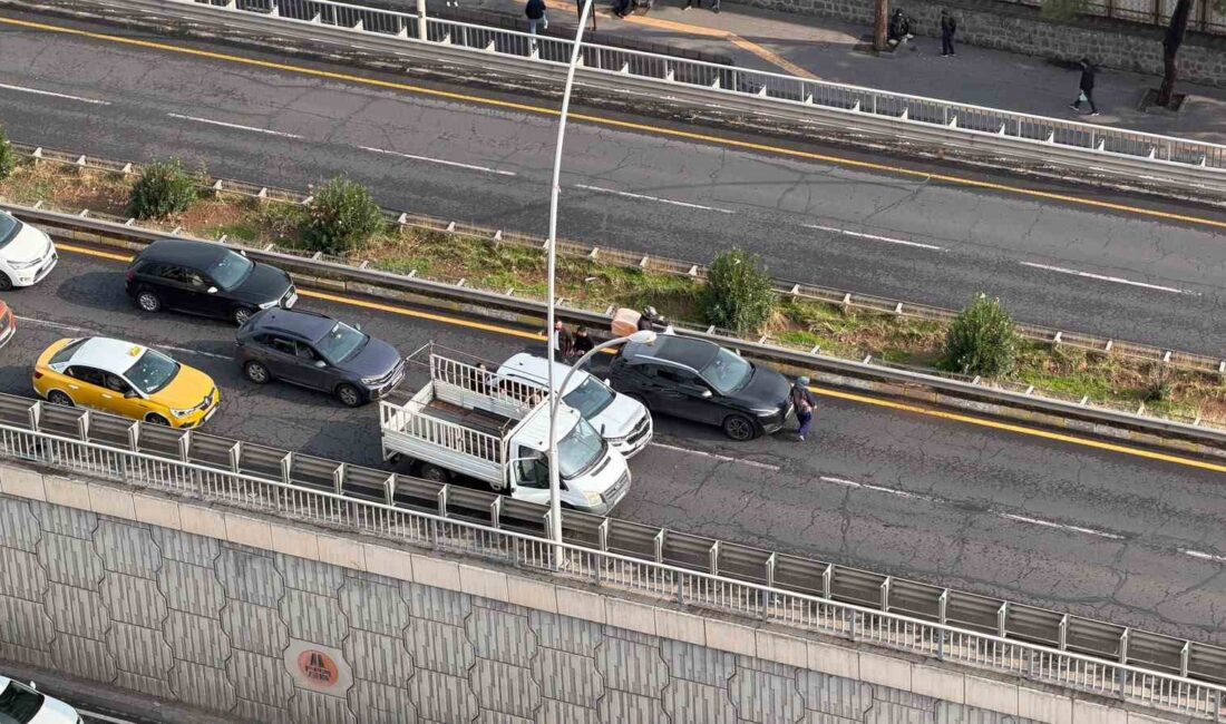 Diyarbakır’ın Yenişehir ilçesinde, aynı güzergahta 4 otomobilin karıştığı trafik kazasında