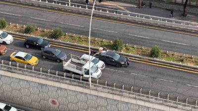 Diyarbakır’ın Yenişehir ilçesinde, aynı güzergahta 4 otomobilin karıştığı trafik kazasında